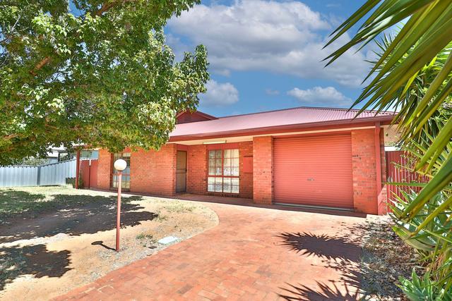 8 Whittaker Crescent, VIC 3496