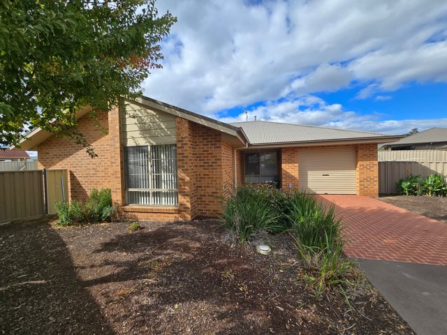 8/11 McKenna Avenue, NSW 2582