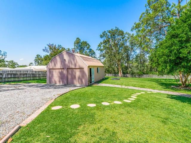 8 Phipps Place, QLD 4208