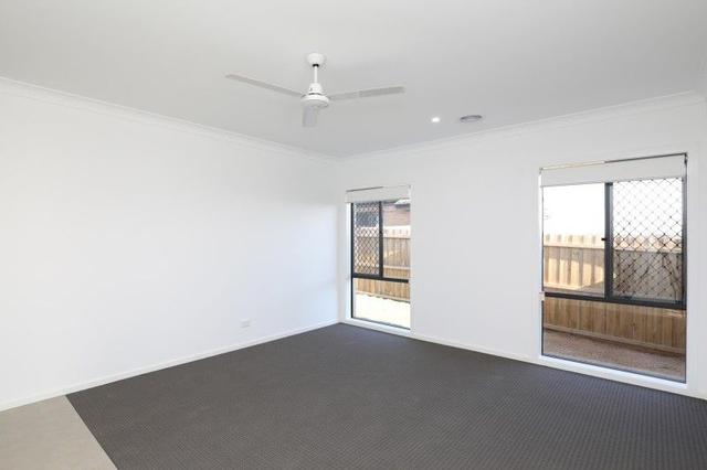 13 Hinkler Crescent, VIC 3338