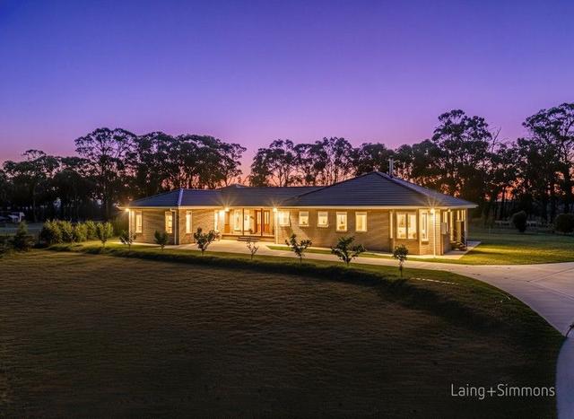 5 Elaine Close, NSW 2350