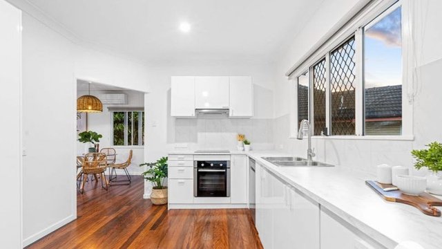 14 Stellmach Street, QLD 4053