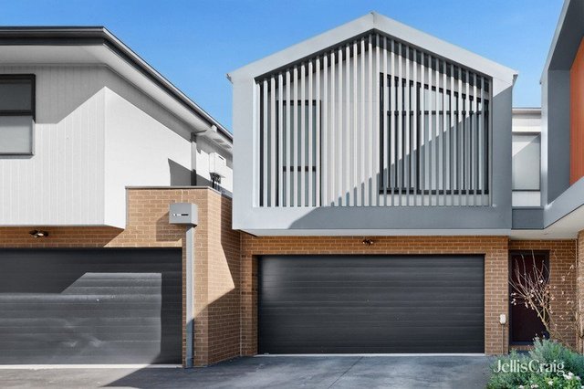 2/8 Riverside Avenue, VIC 3034