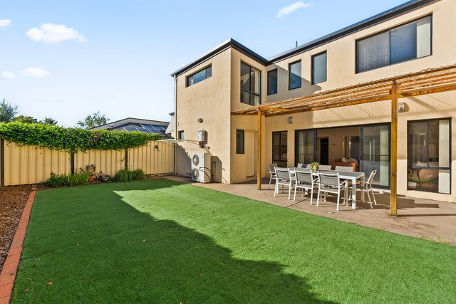 16 Kinloch Circuit, ACT 2617