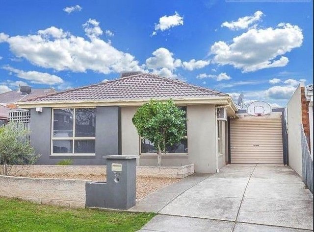 24 Honeysuckle Court, VIC 3048