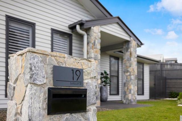 19 Saltbush Street, QLD 4165
