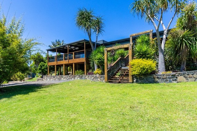 1814 Sapphire Coast Drive, NSW 2550