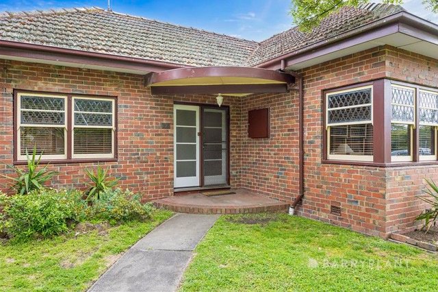 12 Longley St, VIC 3350