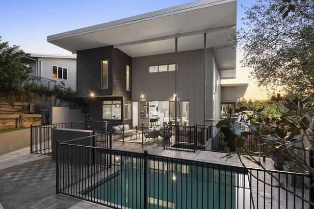 5 Yvonne Street, QLD 4104