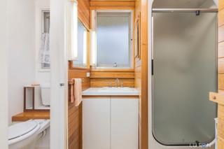 Bathroom (2019-11-11)