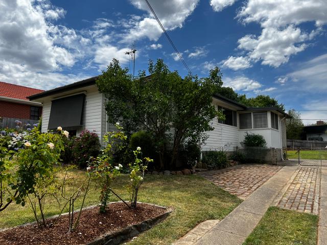 8 MacDonnell St, ACT 2600