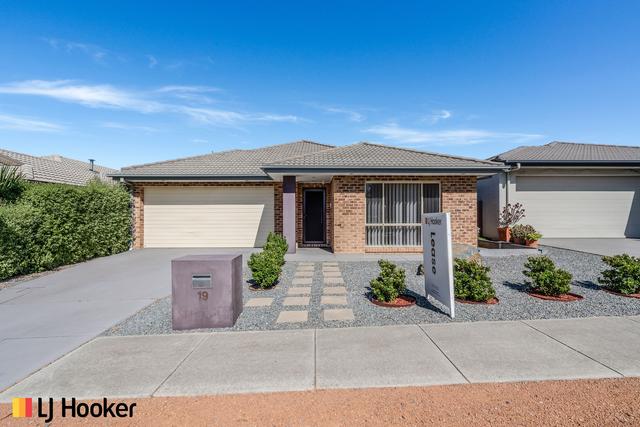 19 Joan Bradley Street, ACT 2913