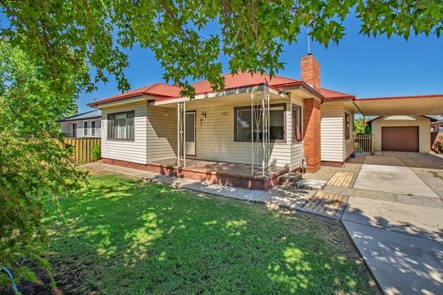 1011 Calimo  Street, NSW 2640