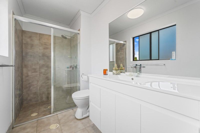 https://images.allhomes.com.au/property/photo/a72889547483be23d7875d02a7f33a0a_hd.jpg