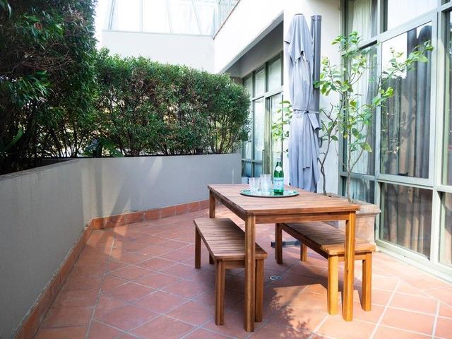2/15 Queens Road, VIC 3000