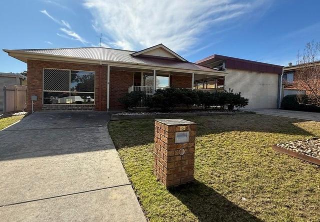 8 Mitta Grove, NSW 2641