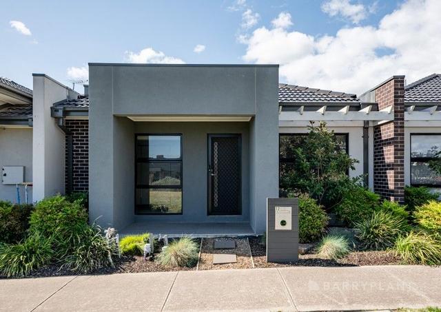 12 Lefroy  Walk, VIC 3750