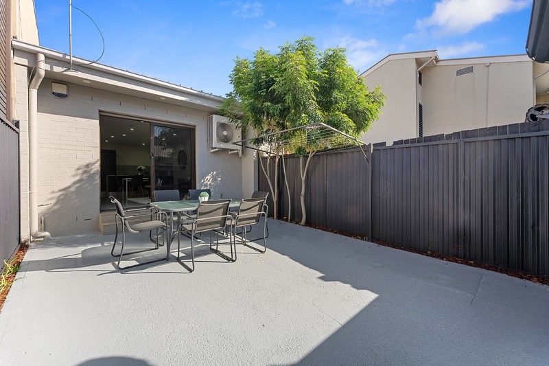 https://images.allhomes.com.au/property/photo/a780b5b6dbe0206d6548d2f956c7b181_hd.jpg