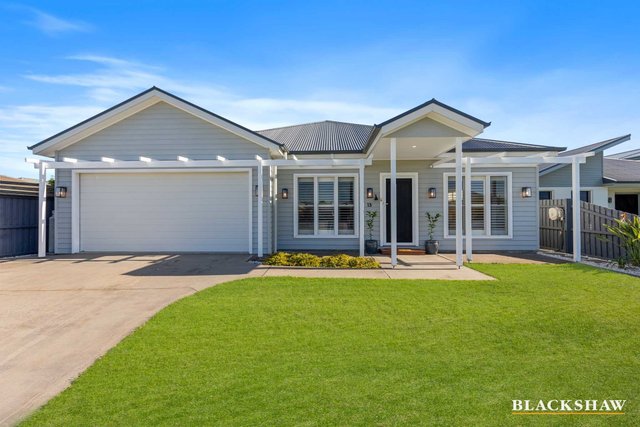 13 Bagarin Avenue, NSW 2537