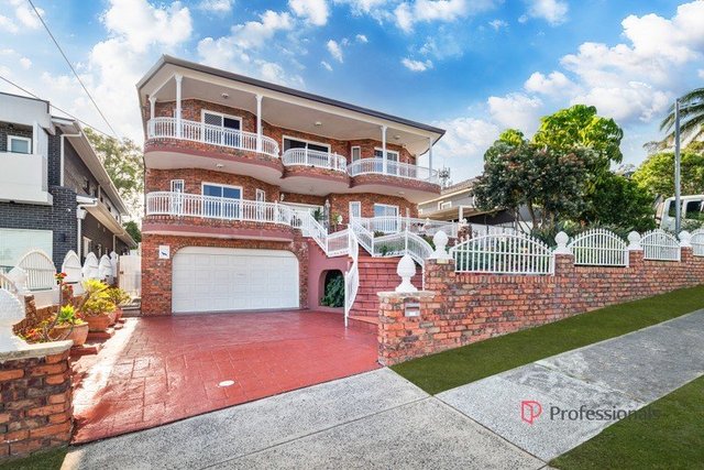 16 Simmat Avenue, NSW 2200
