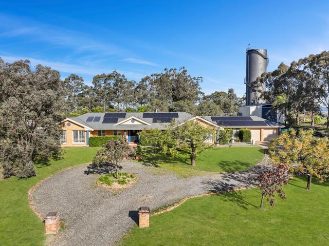 1 Llanrian Drive, NSW 2330