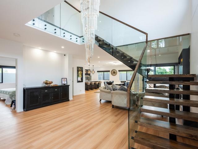 1A Manra Way, QLD 4211