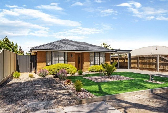 11 Lagarna Dr, VIC 3337