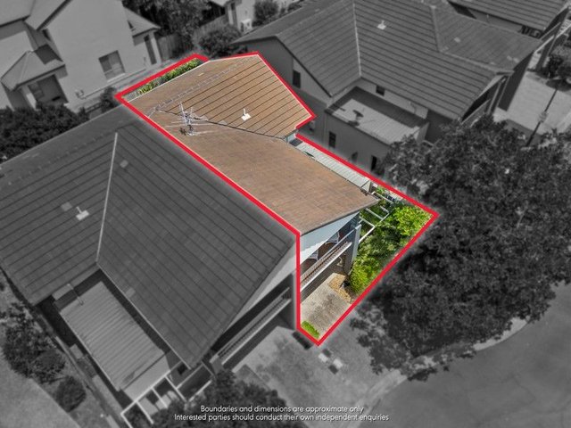 13/2 Jefferson Court, QLD 4209