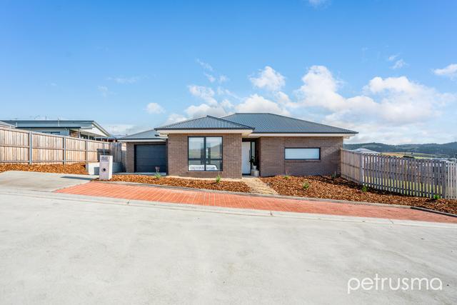 2 Joan Lane, TAS 7019