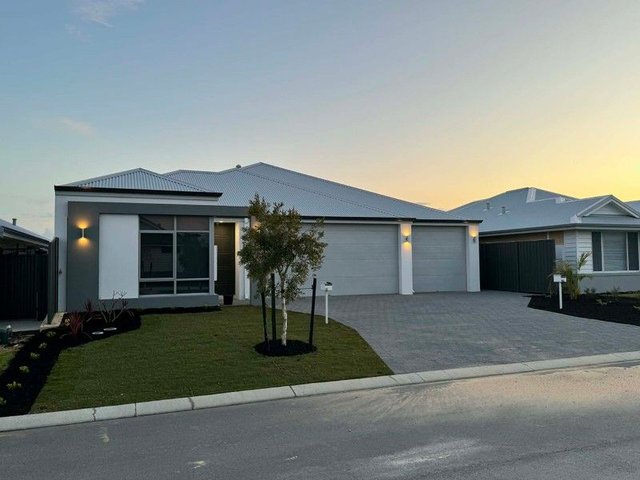 16 Siesta Way, WA 6210