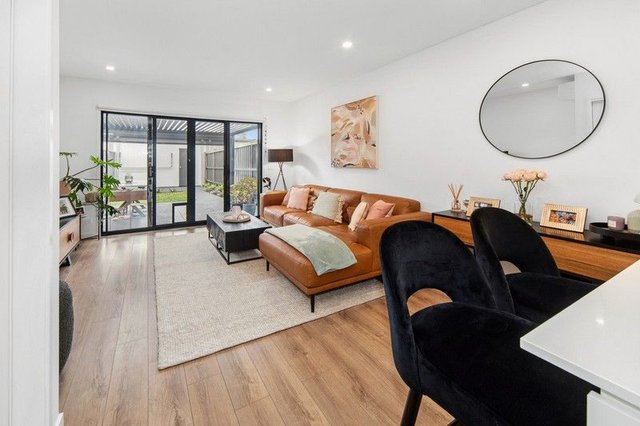 5 Iron Walk, VIC 3977