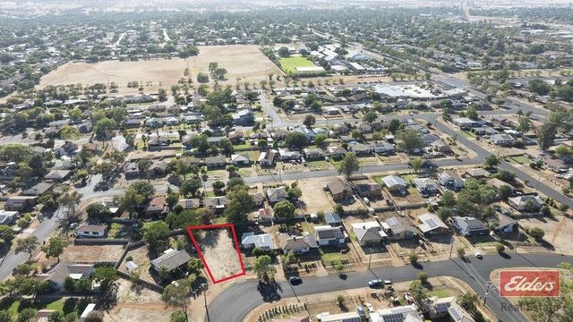 14 Armstrong Crescent, NSW 2830