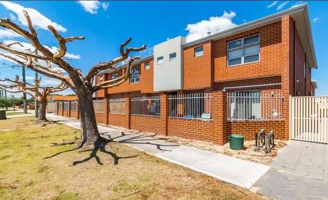 11/6 Sampson Close, WA 6056