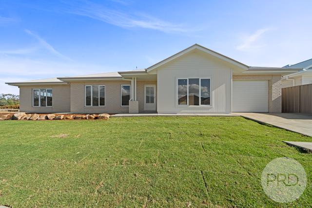 1 Paroo Place, NSW 2650