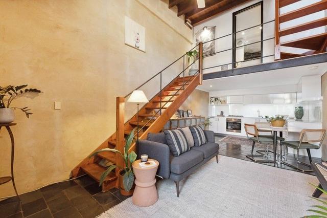 2/7 Leake Street, WA 6160