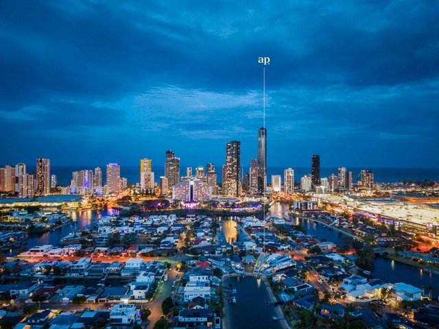 2/49 Sunshine  Boulevard, QLD 4218