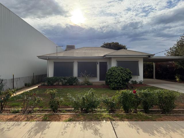 24 Eighth Street, VIC 3500