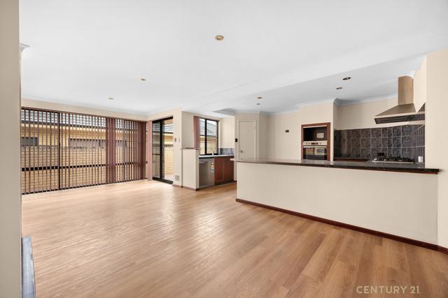 8 Wauhop Circle, WA 6164