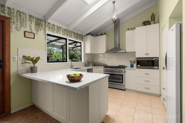 11 Kitchener Parade, VIC 3781