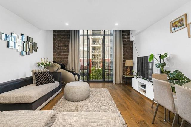 8/15 Woodlands Avenue, NSW 2137