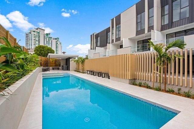 7/24 Imperial Parade, QLD 4215