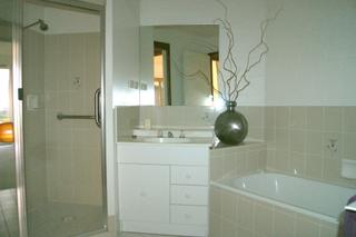 Bathroom (2012-06-12)