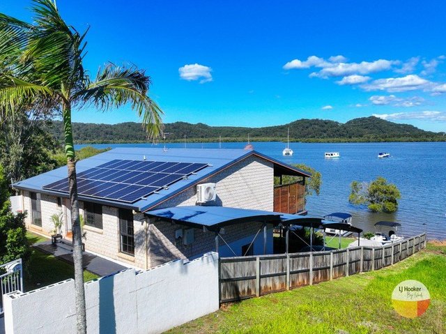 136 Canaipa Point Drive, QLD 4184
