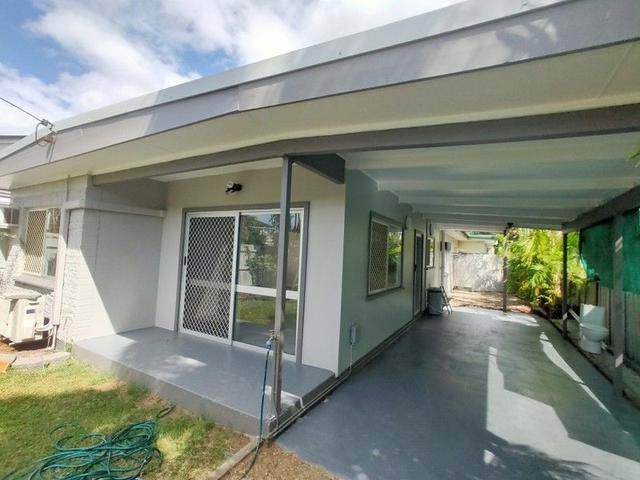 1/213 McLeod Street, QLD 4870