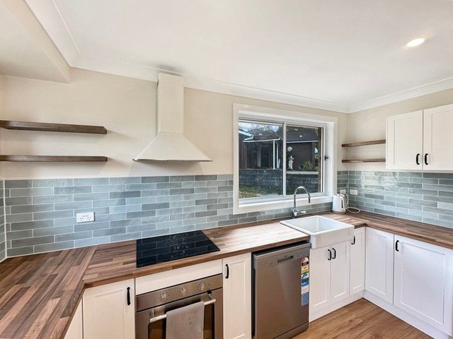 42 Hall Parade, NSW 2779