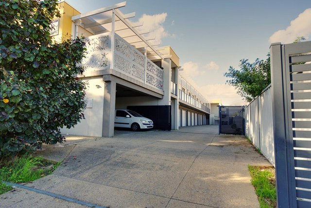 6/18 Mathoura Street, WA 6056