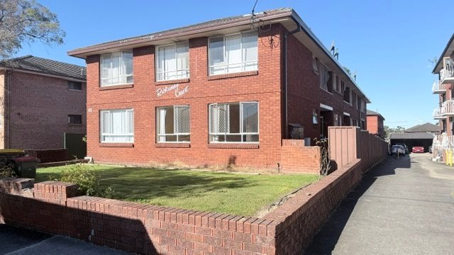 2/83 Northumberland Road, NSW 2144