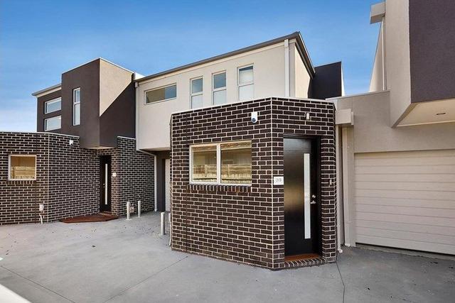 2/3 Edmund Street, VIC 3012