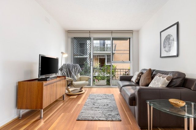 21/25 Robe Street, VIC 3182