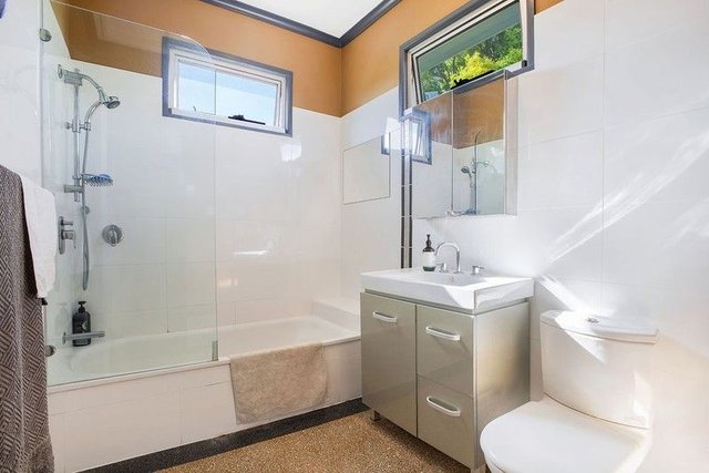 32 Eleventh Ave, QLD 4031